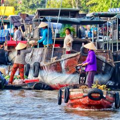 Bootjes bij de Mekong rivier